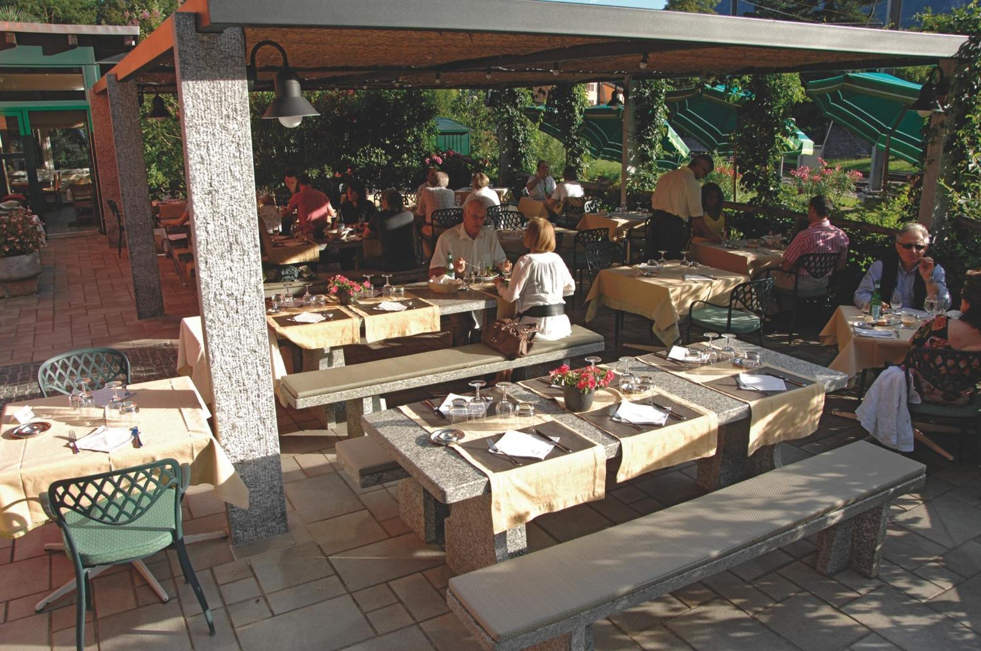 Ristorante Charme Hotel Tre Terre Ponte Brolla Экстерьер фото